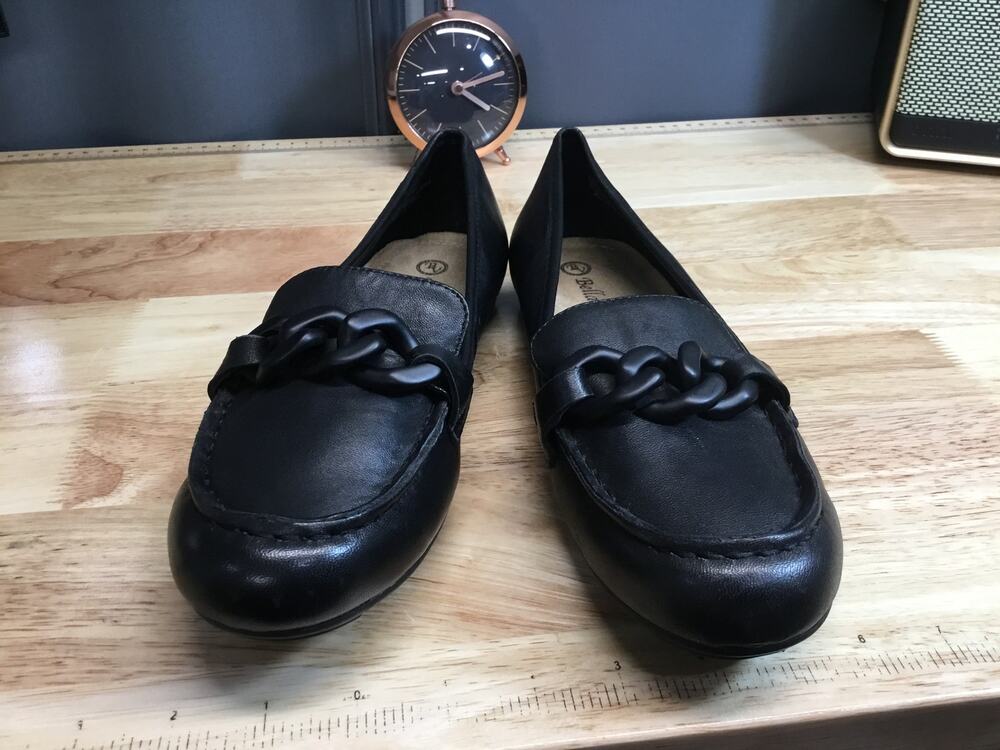 Bella Vita Cullen Women's 9 Black Leather Slip-On Round Toe Ankle Comfort Flats